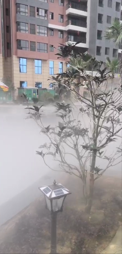 <b>广西北流售楼部景观喷雾系统安装调试效果</b>