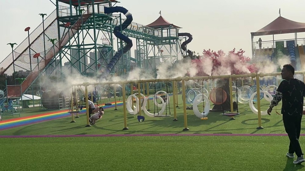 <b>夏季，游乐场如何降温？</b>