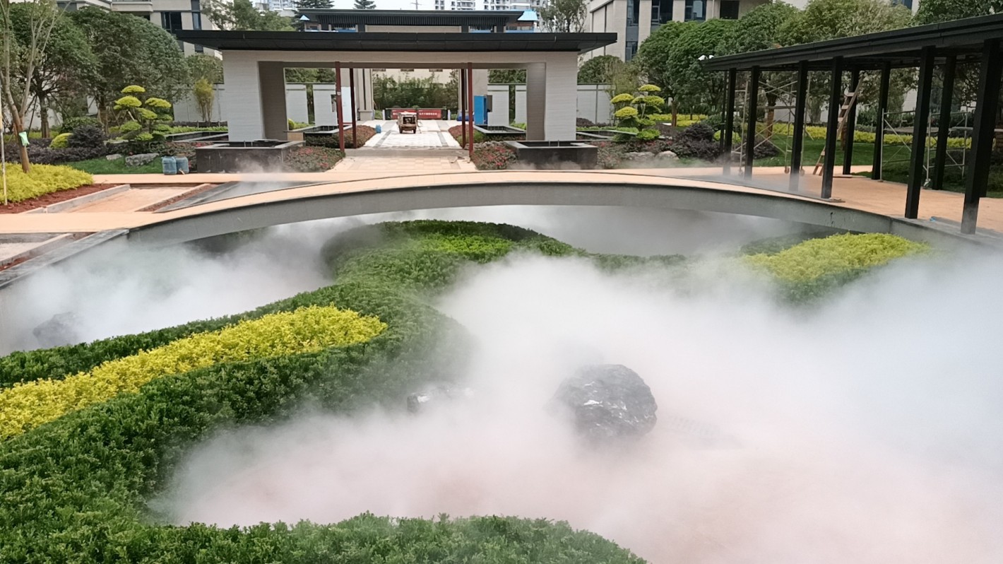 <b>云南昭通售楼部安装雾森后的效果</b>